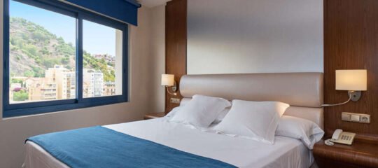 MS Maestranza - Vlucht + hotel Málaga