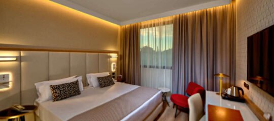 Aemilia Hotel - Vlucht + hotel Bologna