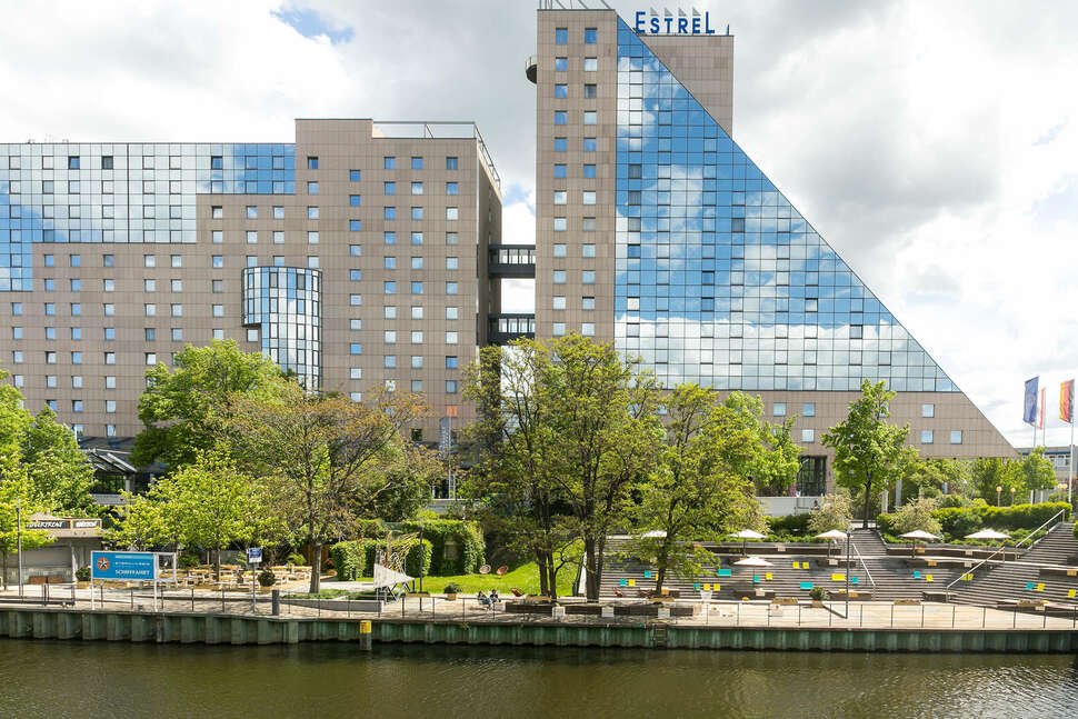 Estrel Hotel - Vlucht + hotel Berlijn