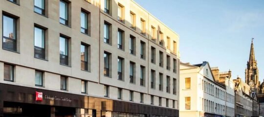 Ibis Edinburgh Centre South Bridge - Vlucht + hotel Edinburgh