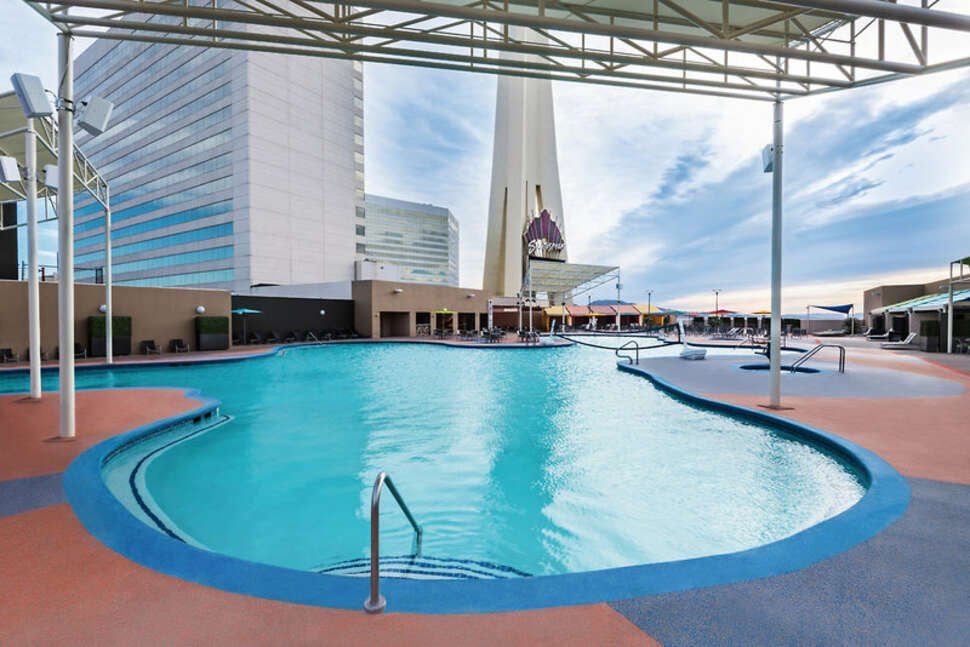 The Strat Hotel Casino & Tower - Vlucht + hotel Las Vegas