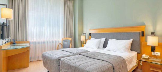 Hotel Plaka - Vlucht + hotel Athene