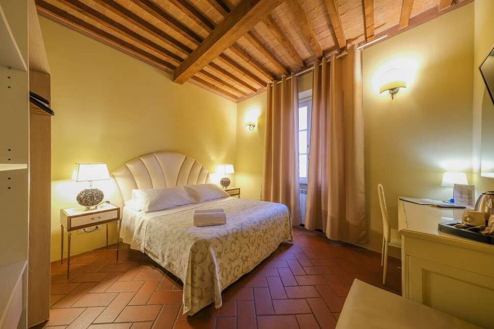 Casa San Tommaso - Vlucht + hotel Pisa