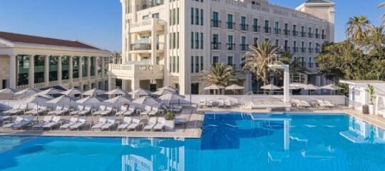 Las Arenas Balneario Resort