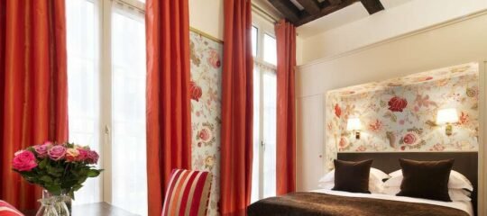 Hotel Saint Paul Rive Gauche - Vlucht + hotel Parijs