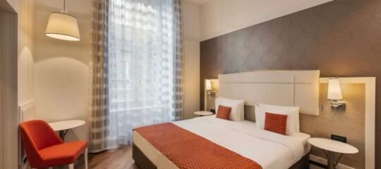 Ikonik Parlament - Vlucht + hotel Boedapest