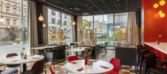 Ibis Praha Mala Strana - Vlucht + hotel Praag