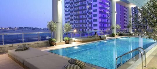 Ramada By Wyndham Barsha Heights - Vlucht + hotel Dubai