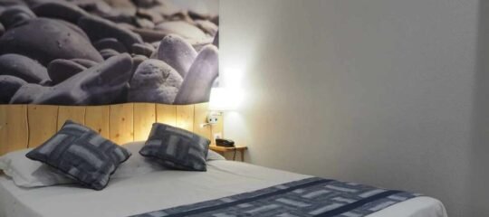 Hotel Busby - Vlucht + hotel Nice