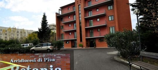 Casa Betania - Vlucht + hotel Pisa