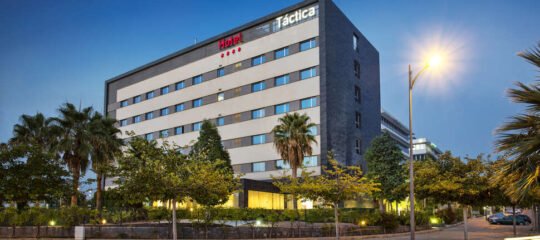 AZZ Valencia Tactica - Vlucht + hotel Valencia