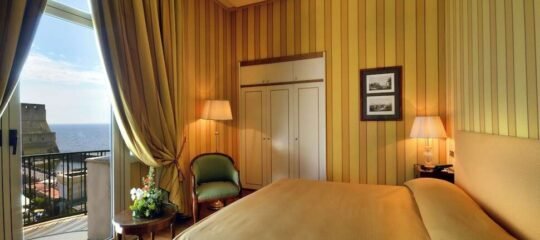 Grand Hotel Vesuvio - Vlucht + hotel Napels