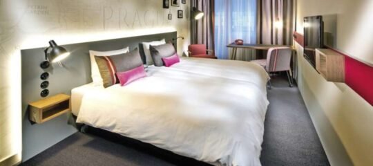 Hotel Pulse8 - Vlucht + hotel Praag