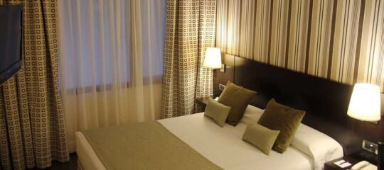 Hotel Conde Duque Bilbao - Vlucht + hotel Bilbao