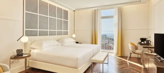 De Bonart Naples Curio Collection by Hilton - Vlucht + hotel Napels