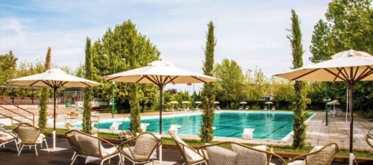 Living Place Hotel - Vlucht + hotel Bologna