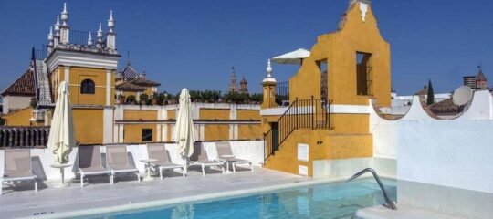Hotel Las Casas de la Juderia - Vlucht + hotel Sevilla