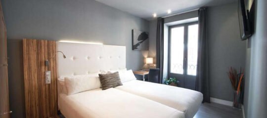 Petit Palace Tres Cruces Hotel - Vlucht + hotel Madrid