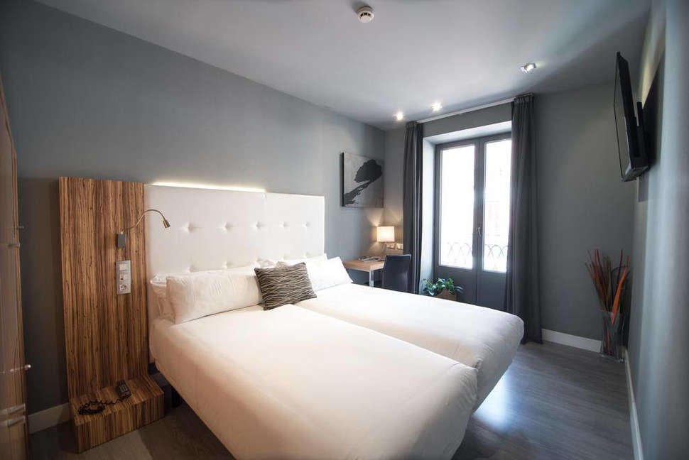 Petit Palace Tres Cruces Hotel - Vlucht + hotel Madrid