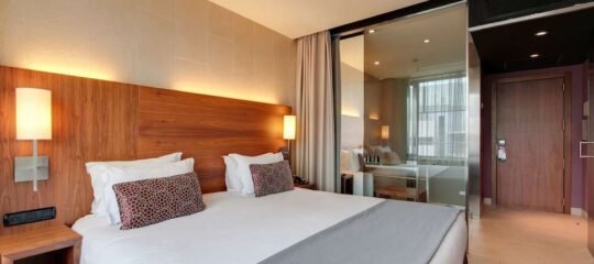 Badalona Tower - Vlucht + hotel Barcelona