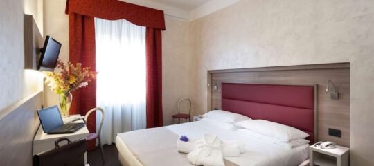 Hotel Gamma Milano - Vlucht + hotel Milaan