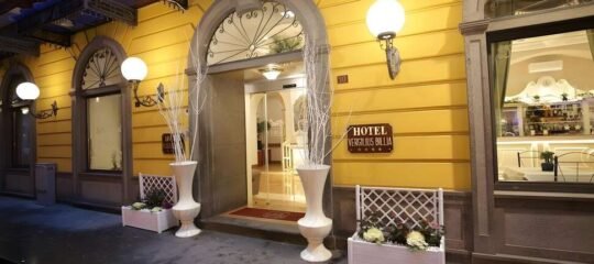 Hotel Vergilius Billia - Vlucht + hotel Napels