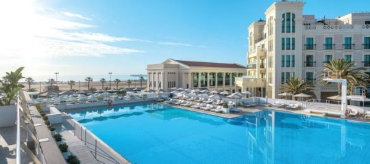 Las Arenas Balneario Resort