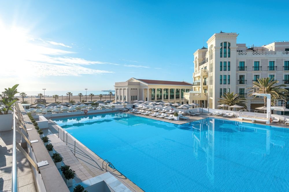 Las Arenas Balneario Resort