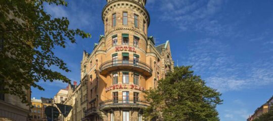 Crystal Plaza Hotel - Vlucht + hotel Stockholm