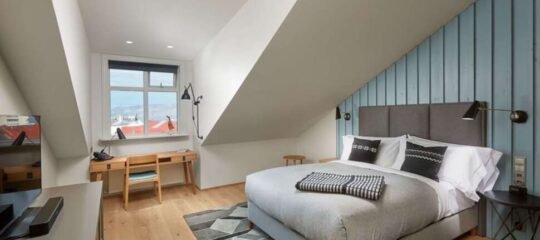 Canopy by Hilton Reykjavik City Centre - Vlucht + hotel Reykjavik