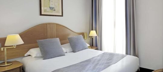 Hotel Esprit d'Azur - Vlucht + hotel Nice