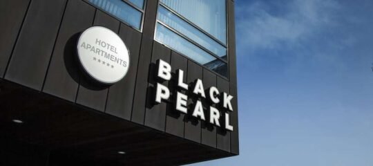 Black Pearl - Vlucht + hotel Reykjavik