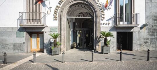 Hotel Real Ortobotanico - Vlucht + hotel Napels