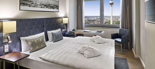 Park Inn by Radisson Alexanderplatz - Vlucht + hotel Berlijn