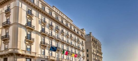 Grand Hotel Santa Lucia - Vlucht + hotel Napels