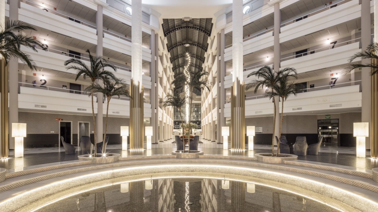 Hotel Ilunion Alcora Sevilla - Vlucht + Hotel Sevilla