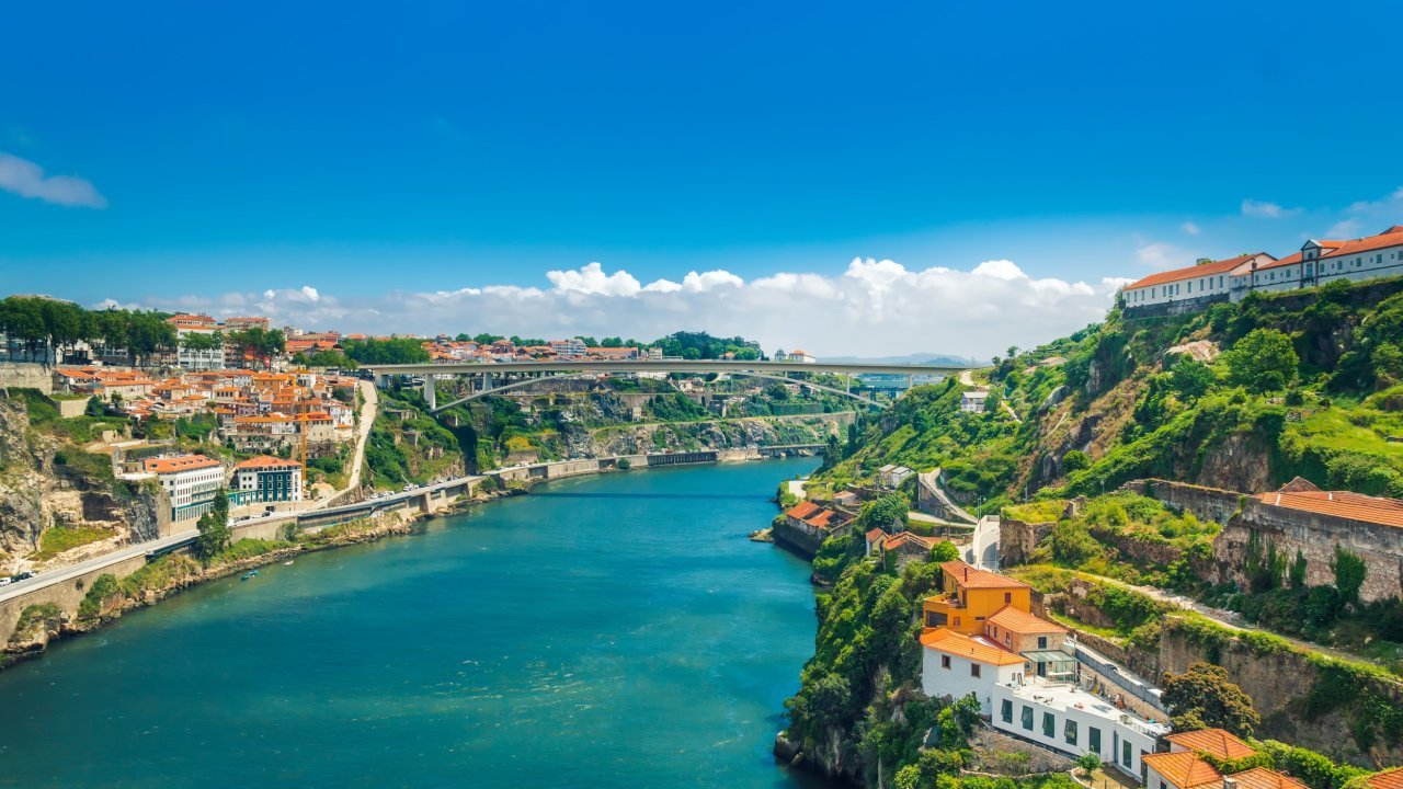 HF Tuela Porto - Vlucht + Hotel Porto