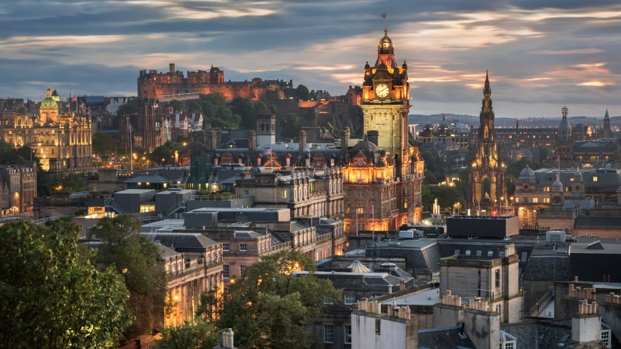 Moxy Edinburgh Fountainbridge - Vlucht + Hotel Edinburgh