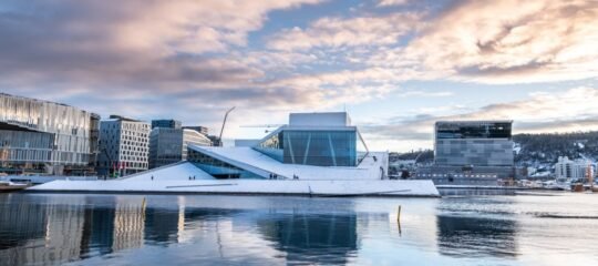 Thon Hotel Astoria - Vlucht + Hotel Oslo