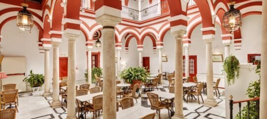 Sercotel las Casas de Los Mercaderes - Vlucht + Hotel Sevilla