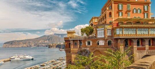 Ramada By Wyndham Naples - Vlucht + Hotel Napels