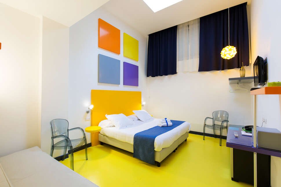 Hotel Correra 241 - Vlucht + hotel Napels