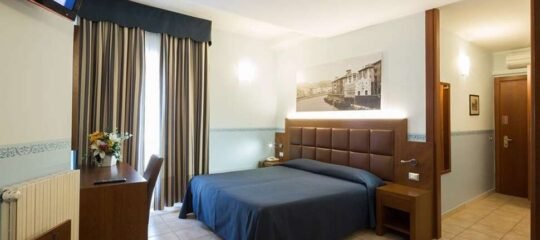 Terminus & Plaza - Vlucht + hotel Pisa