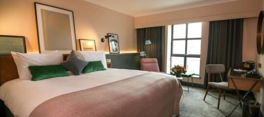 The Alex - Vlucht + hotel Dublin