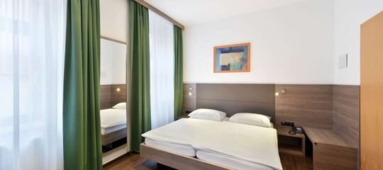 Hotel Lucia - Vlucht + hotel Wenen