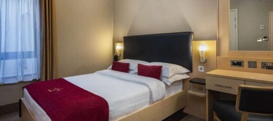 The Academy Plaza Hotel - Vlucht + hotel Dublin