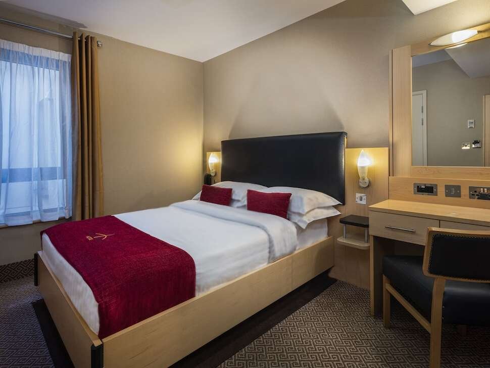 The Academy Plaza Hotel - Vlucht + hotel Dublin