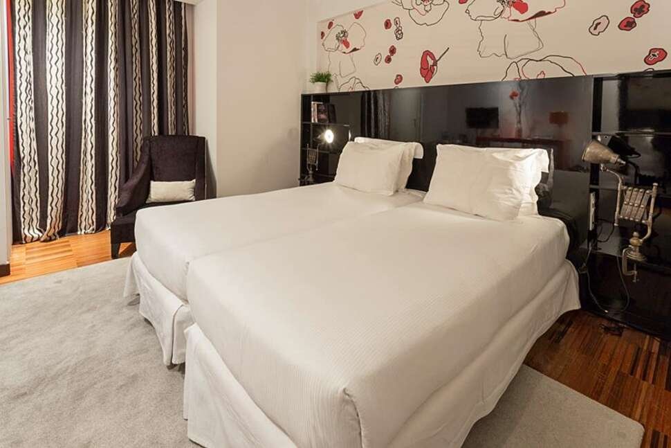 Porto Trindade Hotel - Vlucht + hotel Porto