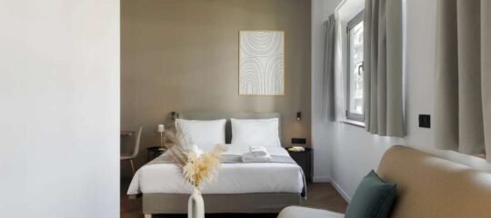 Ermass Modern Living Appartementen - Vlucht + hotel Athene