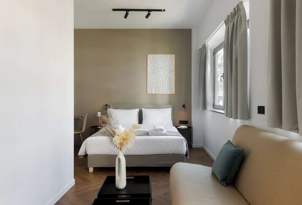 Ermass Modern Living Appartementen - Vlucht + hotel Athene